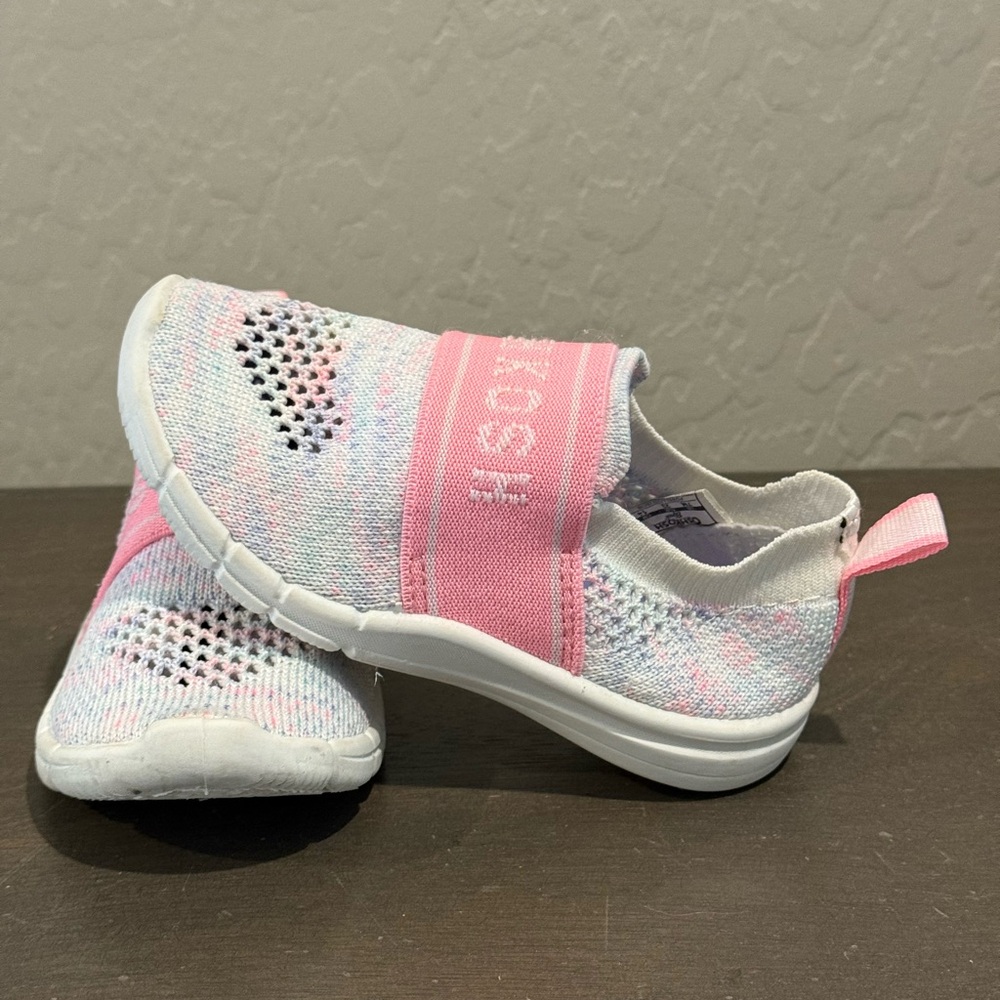 Shoes - Picture 2 of 5
